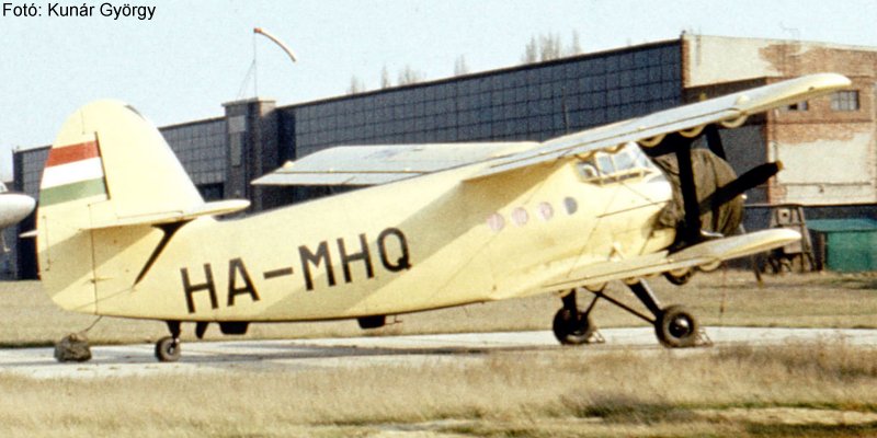 Kép a HA-MHQ lajstromú gépről.