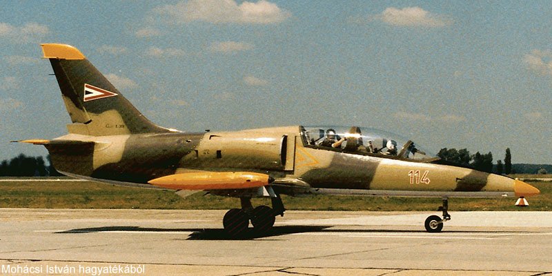 Kép a Aero L-39 Albatros típusú, 114 oldalszámú gépről.
