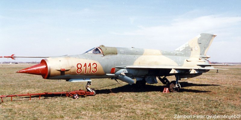 Kép a Mikojan-Gurjevics MiG-21 típusú, 8113 oldalszámú gépről.