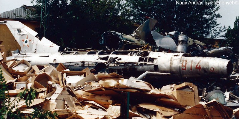 Kép a Mikojan-Gurjevics MiG-21 típusú, 914 oldalszámú gépről.