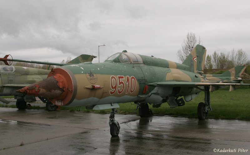 Kép a Mikojan-Gurjevics MiG-21 típusú, 9510 oldalszámú gépről.