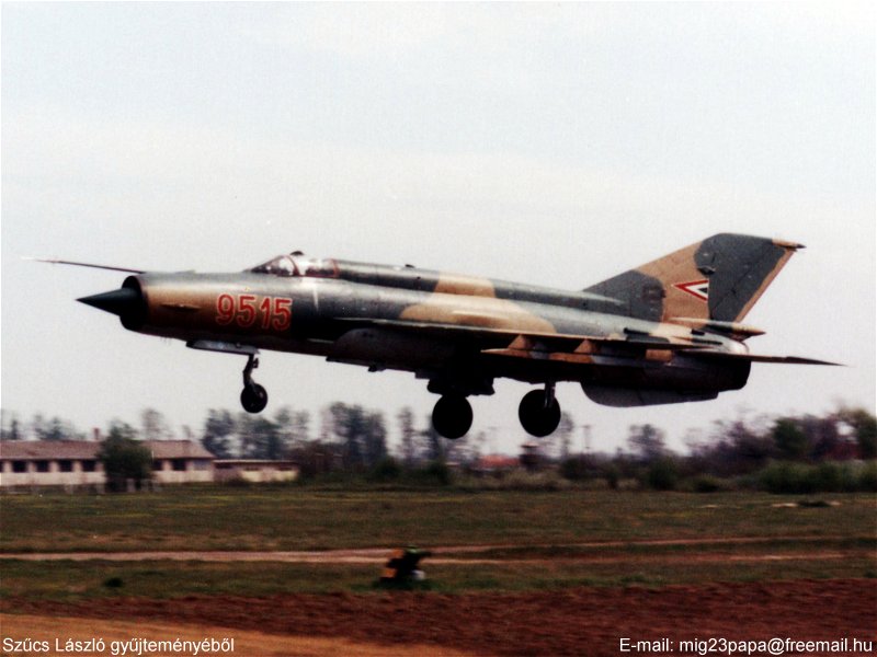 Kép a Mikojan-Gurjevics MiG-21 típusú, 9515 oldalszámú gépről.