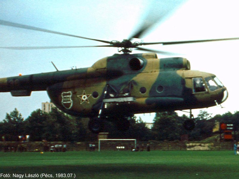 Kép a Mil Mi-8 típusú, 10438 oldalszámú gépről.
