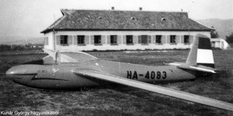 Kép a HA-4083 (2) lajstromú gépről.