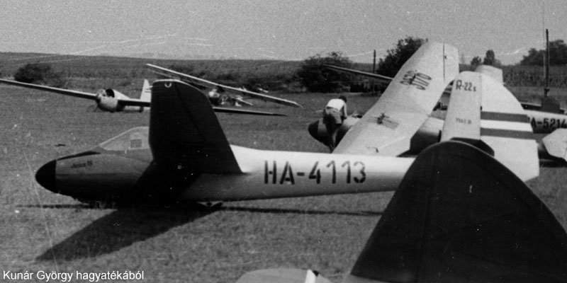 Kép a HA-4113 lajstromú gépről.